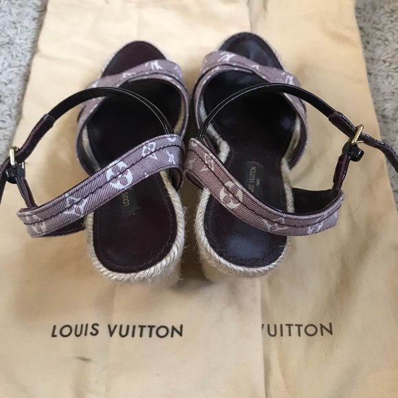 Authentic Louis Vuitton shoes size 6 - Picture 3 of 4